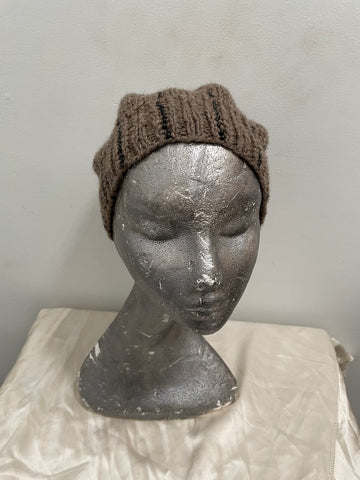 Knitted beanie in gray with black seed beads