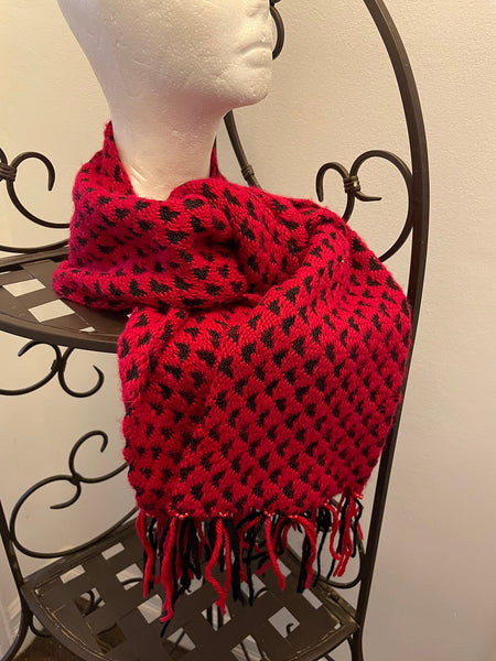 Red and black knit scarf with fringe – NEENA ZEVE DESIGNS